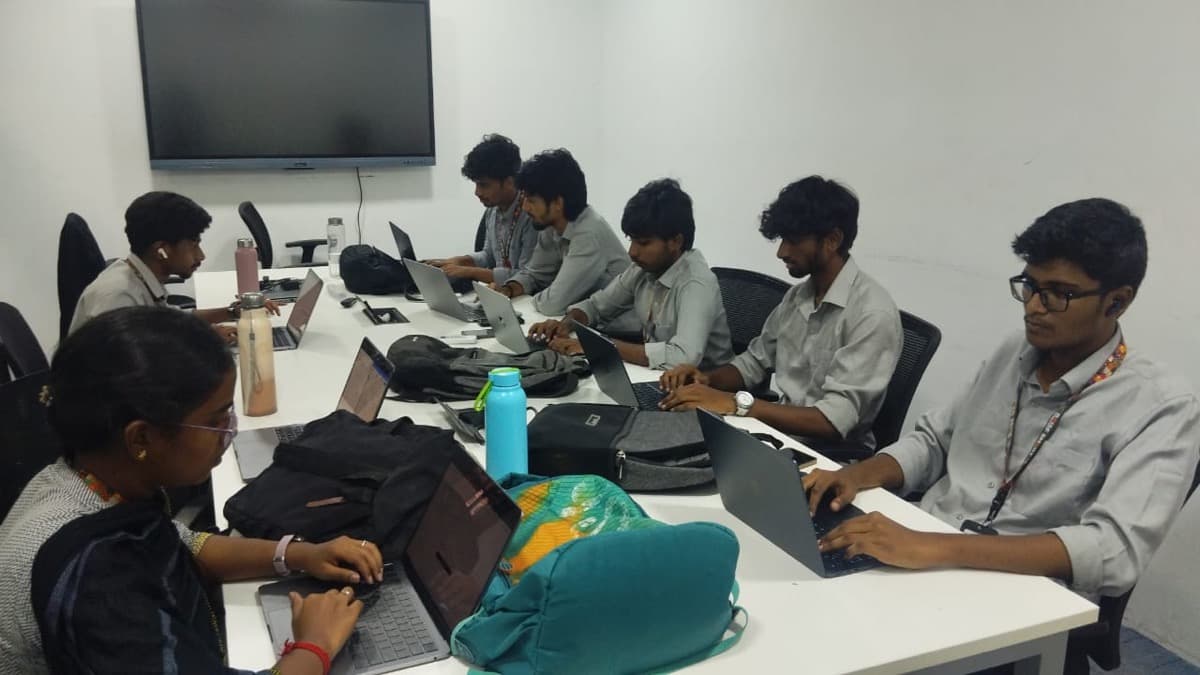 Peer learning around a shared worktable